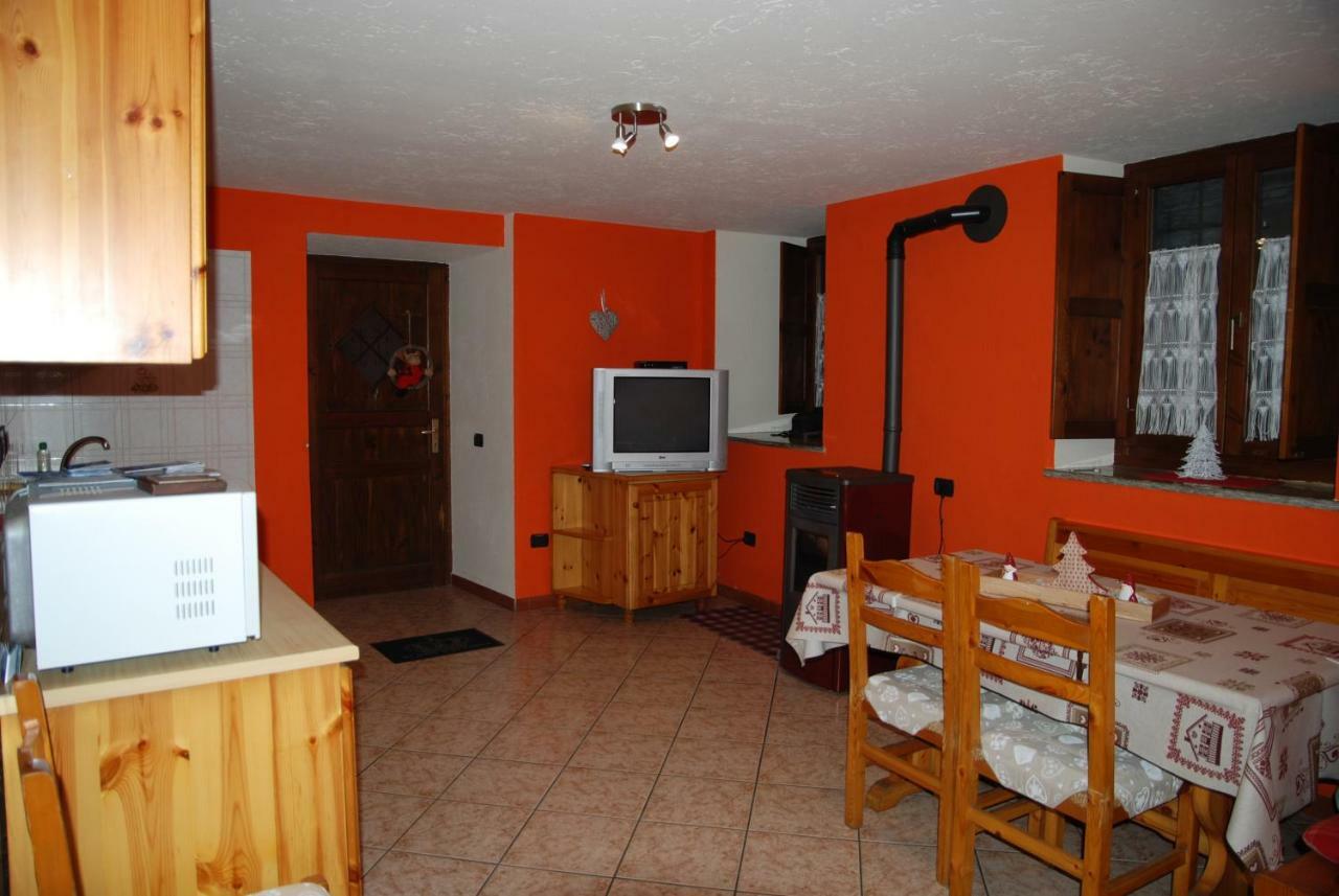 Casa Vacanza In Centro A Ла-Саль Экстерьер фото